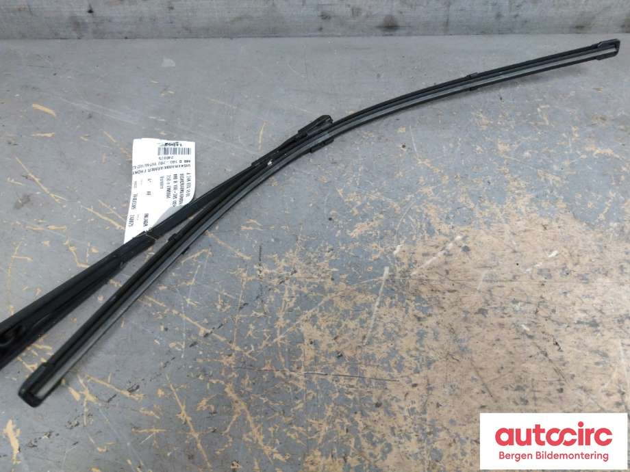 Viskerarmer frontrute til Mercedes B-Klasse 2011-2018 (W246) (W246) (MERCEDES|A 246 820 18 00|)