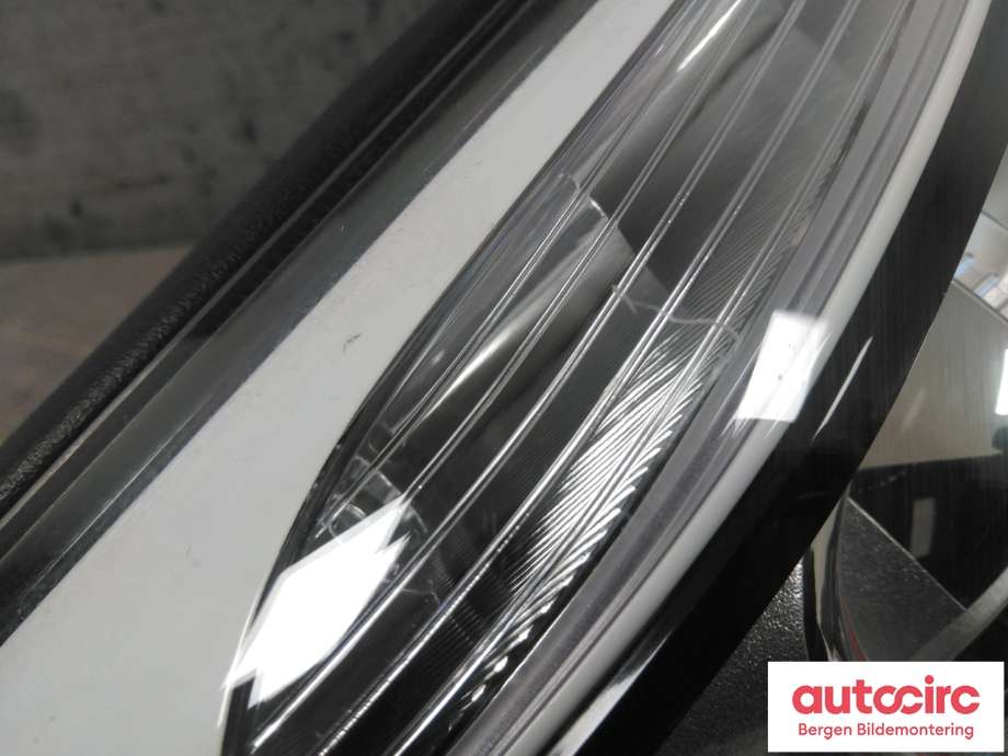 Frontlykt høyre halogen til Kia Soul 2014-2019 (Type II)  (KIA|92102E 40101D|)