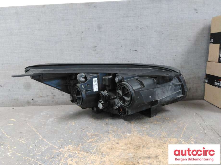 Frontlykt venstre halogen til Kia Soul 2014-2019 (Type II)  (KIA|92101E 40101D|)