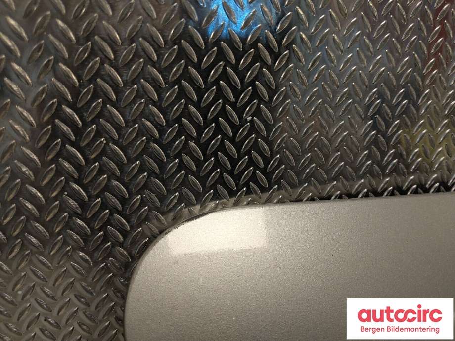 Batterilader inntak/luke til Nissan Leaf 2011-2017 (Type I)  (NISSAN|657103NL0C|657103NL0G|)