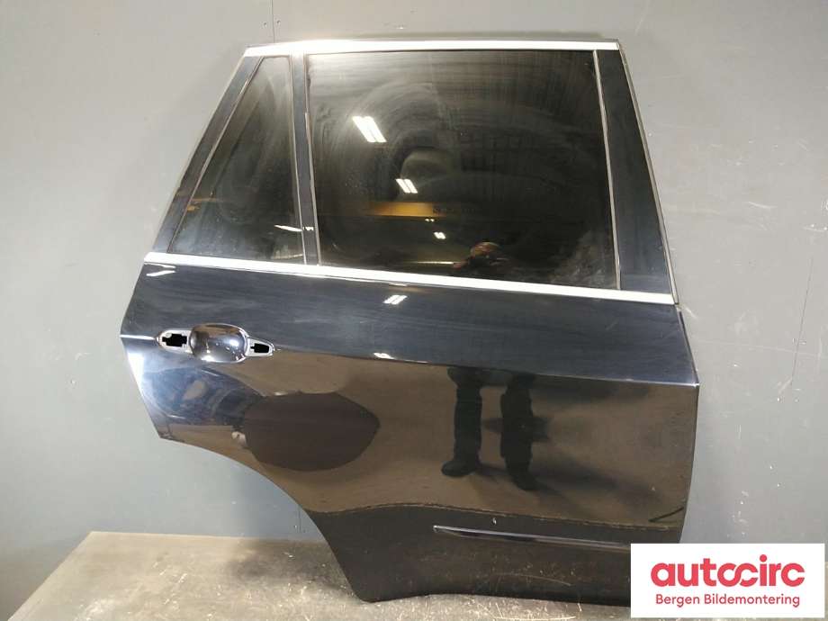 Dør høyre bak til BMW X5 2007-2013 (E70) (E70) (BMW|41 52 7 261 482|)