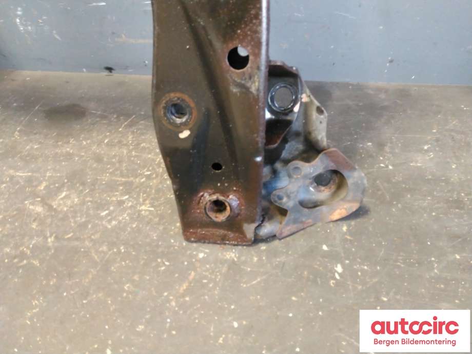Travers foran hoved til Subaru Outback 2015-2020 (Type V) (SUBARU|57702AL110|)