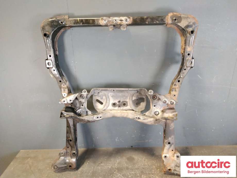 Travers foran hoved til Subaru Outback 2015-2020 (Type V) (SUBARU|57702AL110|)