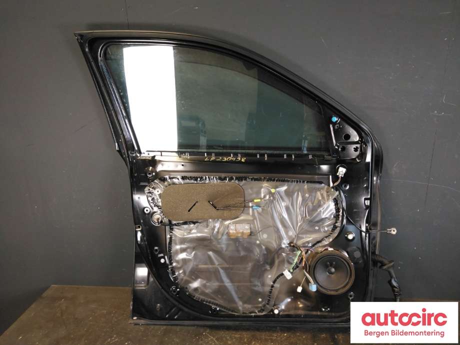 Dør venstre foran til Mitsubishi Outlander 2012-2015 (Type III, Fase 1)  (MITSUBISHI|5700B671|)