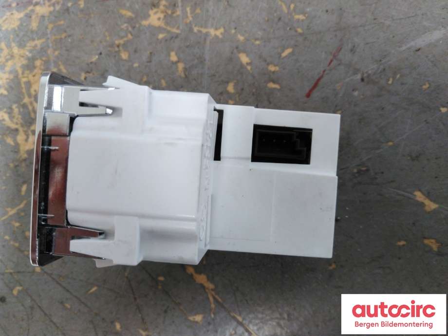 Instrument klokke til Mercedes E-Klasse 2013-2016 (Fase 2) (W212) (W212) (MERCEDES|A 218 827 02 70|)
