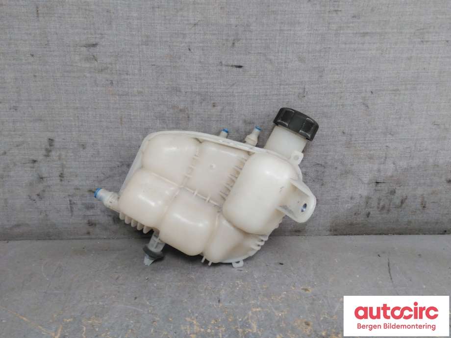 Ekspansjonstank til BMW 2-Serie 2014-2021 (F22/F23) (F22/F23) (BMW|17 13 7 617 362|)