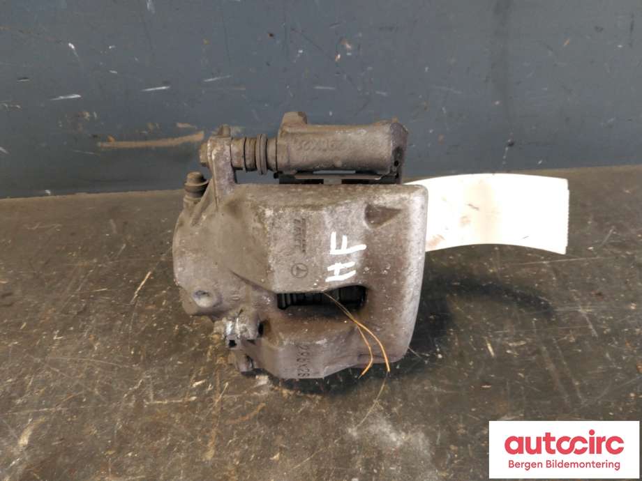 Bremsecaliper høyre foran til Mercedes E-Klasse 2013-2016 (Fase 2) (W212) (W212) (MERCEDES|A 204 421 24 81|)