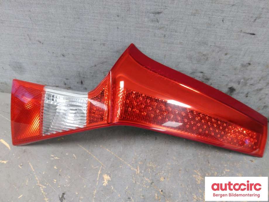 Baklykt venstre indre til Volvo V70 2007-2013 (Type III, Fase 1) (VOLVO|31395068|)