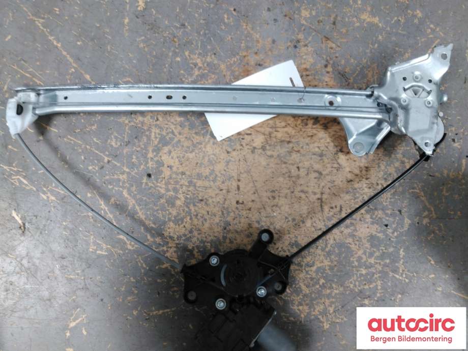 Ruteheis høyre til Toyota RAV4 2019-->> (Type V)  (TOYOTA|6980142072|)