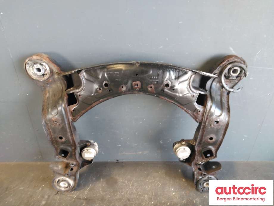 Travers foran hoved til Audi A6, Allroad 2006-2008 (Type II, Fase 1) (C6) (C6) (AUDI|4F0 399 313 AE|)