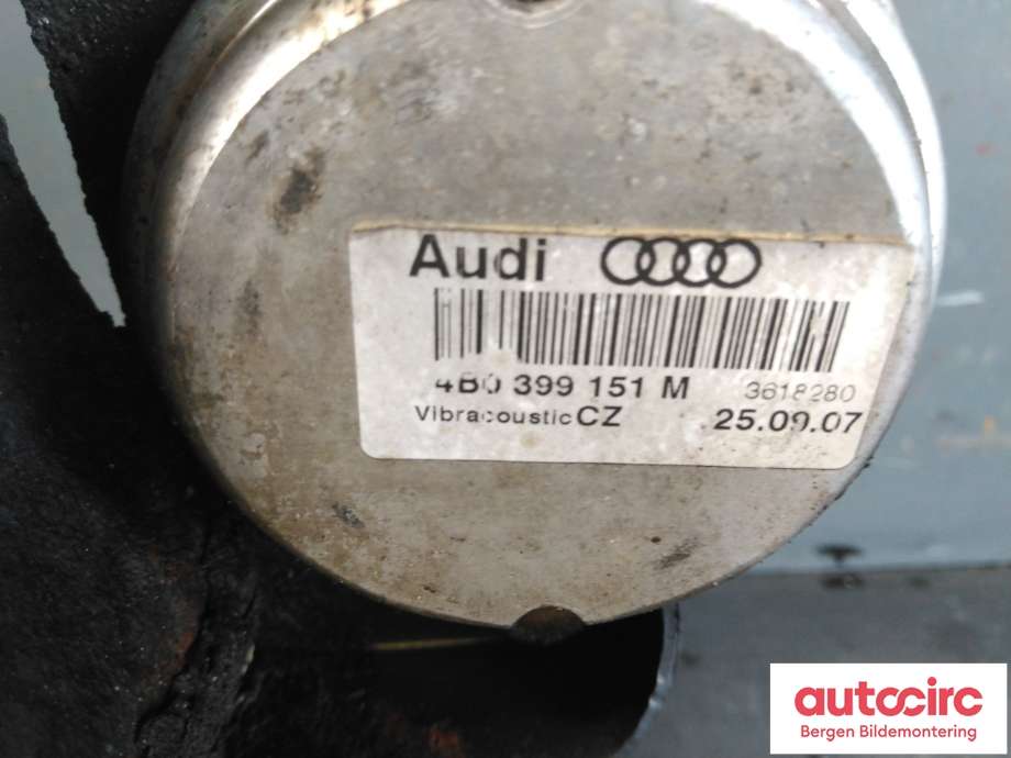 Travers foran hoved til Audi A6, Allroad 2006-2008 (Type II, Fase 1) (C6) (C6) (AUDI|4F0 399 313 AE|)