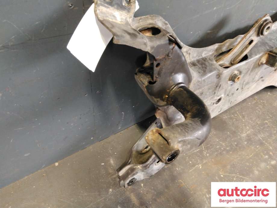 Travers foran hoved til Mitsubishi Outlander 2015-->> (Type III, Fase 2)  (MITSUBISHI|4000A458|)