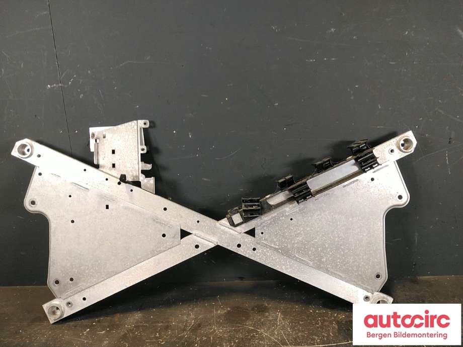 Diverse deler til BMW i3 2013-2022  (BMW|39 20 6 879 520|)