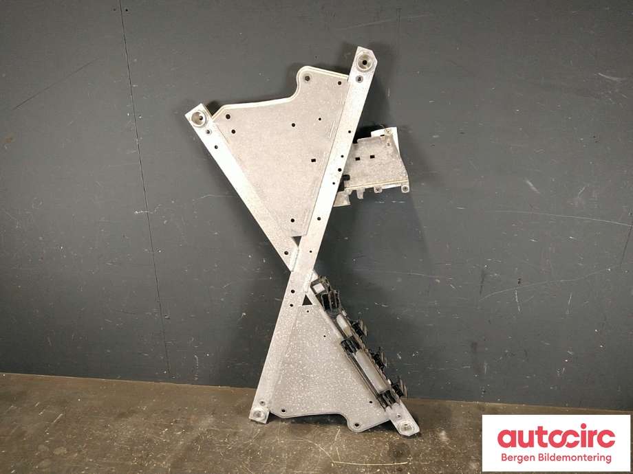 Diverse deler til BMW i3 2013-2022  (BMW|39 20 6 879 520|)