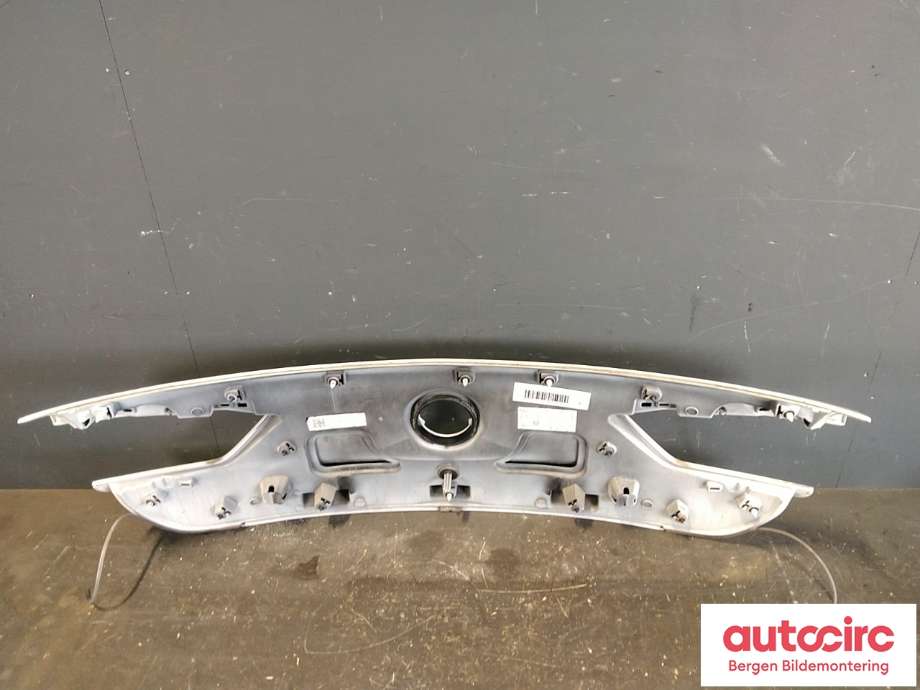 Lister til BMW X2 2018-->> (F39) (F39) (BMW|51 13 7 467 656|)