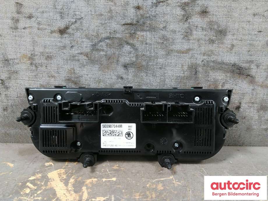 Varmeapparat betjening til Škoda Octavia 2013-2016 (Type III, Fase 1)  (SKODA|5E0 907 044 M|)