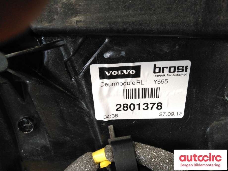 Dør venstre bak til Volvo V40 2012-2019  (VOLVO|32321999|)