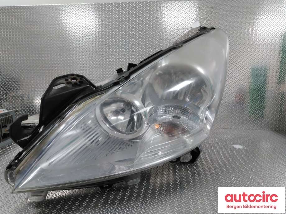 Frontlykt venstre halogen til Peugeot 5008 2010-2017 (Type I)  (PEUGEOT|6208 N9|)