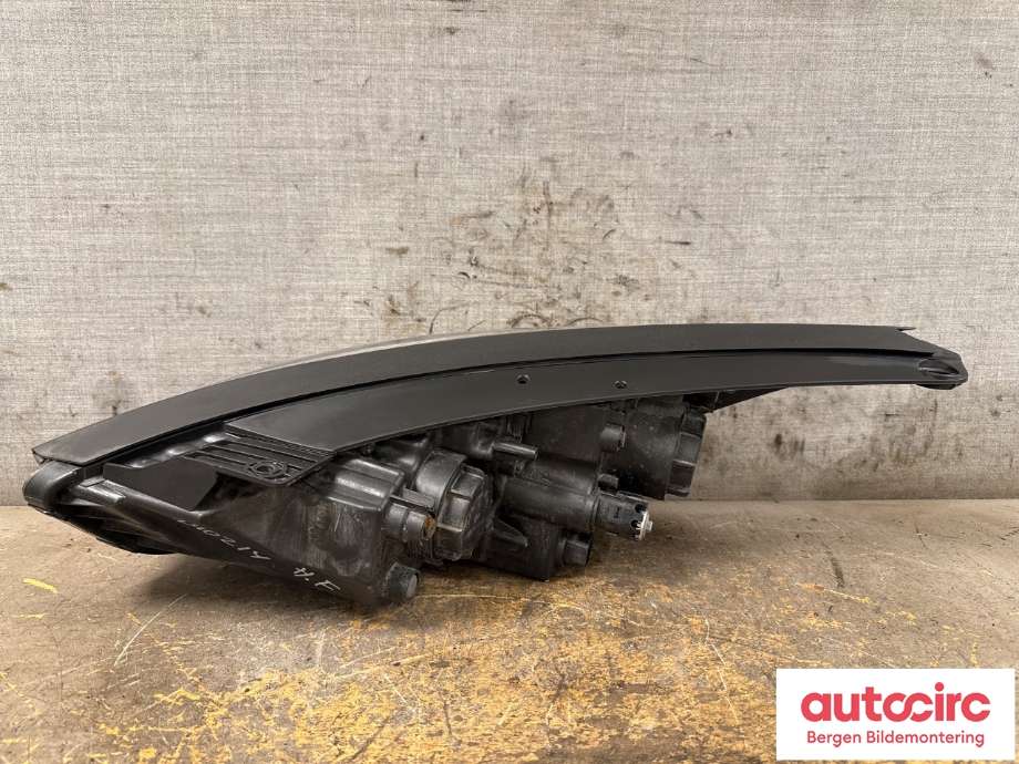 Frontlykt høyre halogen til Hyundai Ix35 2010-2015  (HYUNDAI|92102 2Y000|)