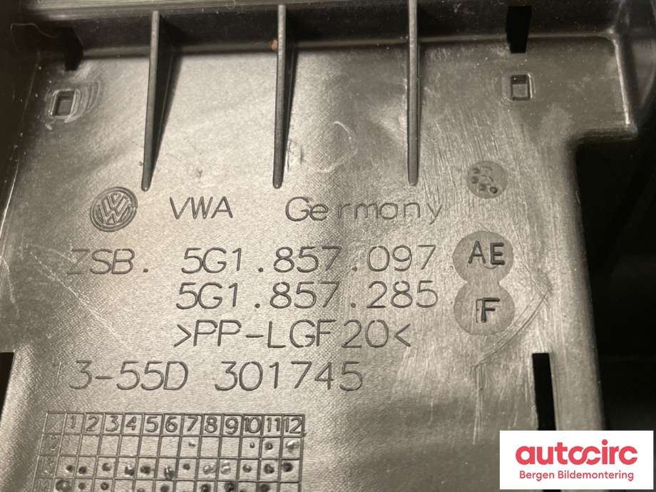 Hanskerom til VW e-Golf 2014-2017 (Fase 1)  (VOLKSWAGEN|5G1 857 114 E|)