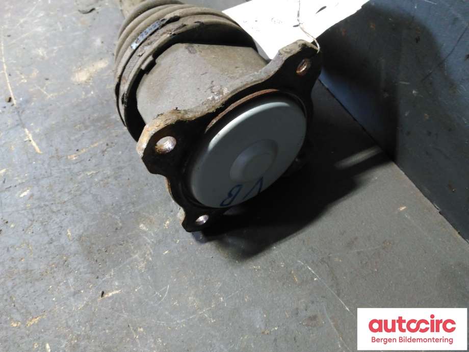 Drivaksel venstre bak til Toyota Hiace 2007-2012 (Fase 3)  (TOYOTA|4234026070|)