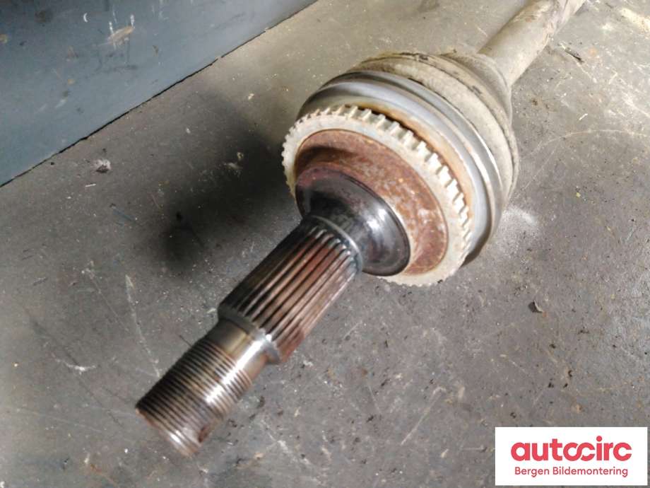 Drivaksel venstre bak til Toyota Hiace 2007-2012 (Fase 3)  (TOYOTA|4234026070|)