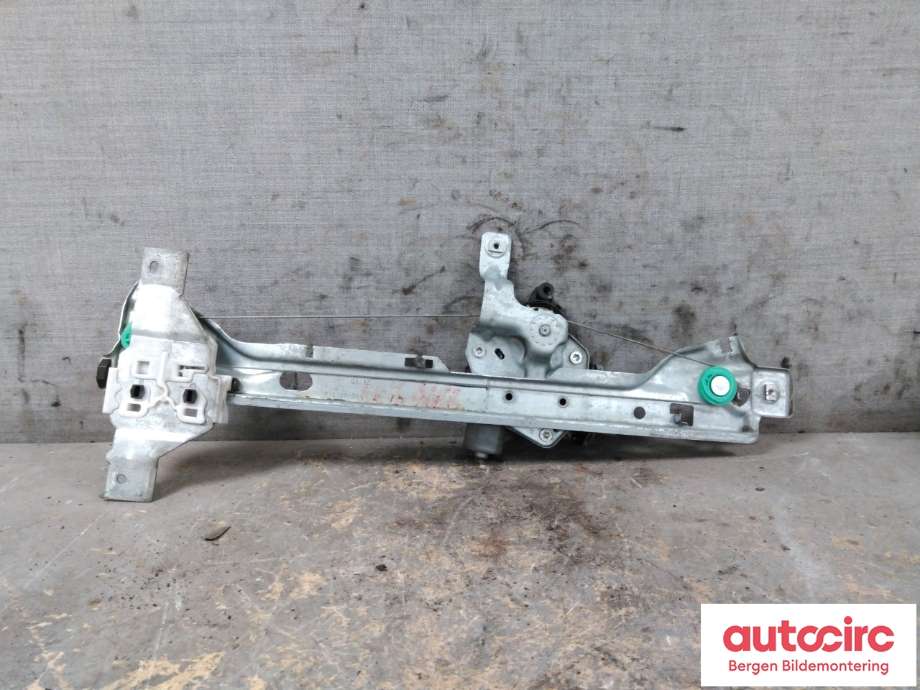 Ruteheis høyre til Peugeot 3008 2009-2016 (Type I)  (PEUGEOT|9224 F6||16 076 749 80)