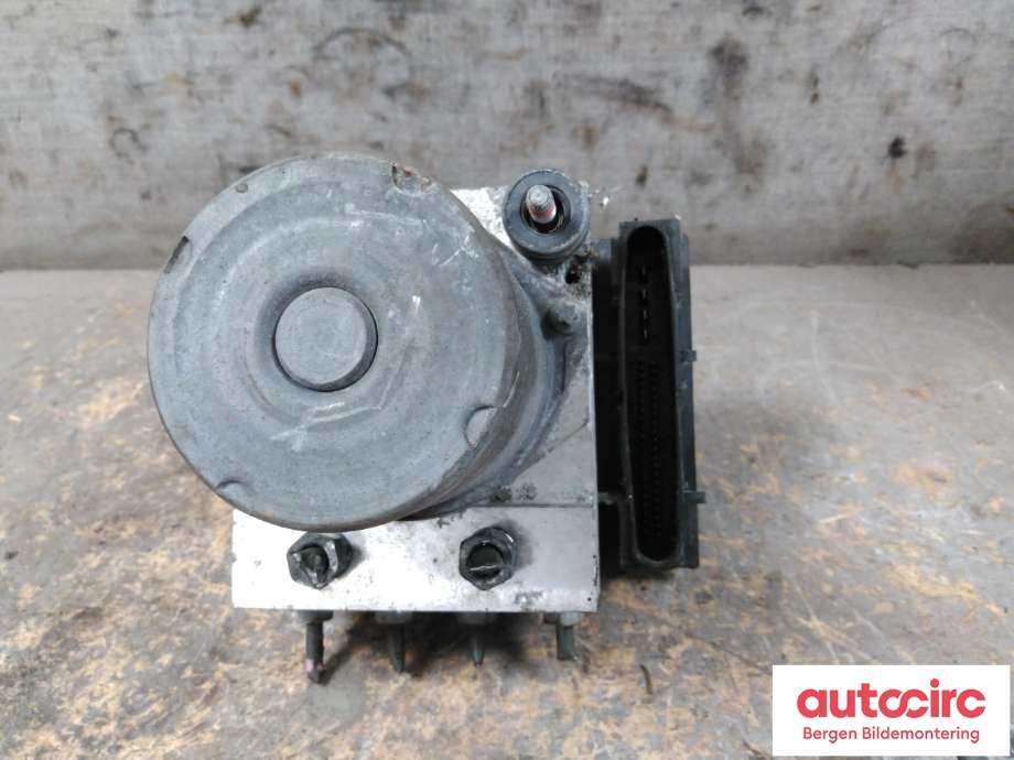 ABS sentral til Toyota Avensis 2009-2015 (Type III, Fase 1)  (TOYOTA|4405005230|)