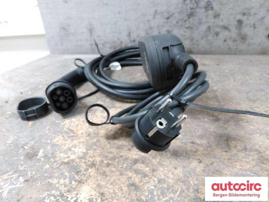 Batterilader kabel til Audi Q4 e-tron 2021-->>  (AUDI|8V4 971 675 AN|)
