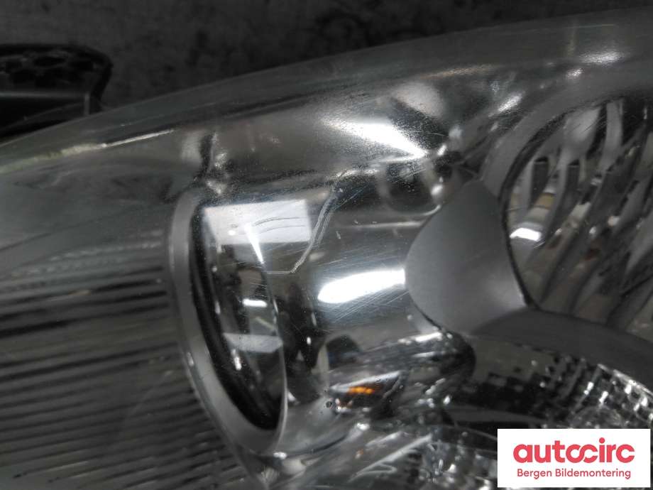 Frontlykt venstre halogen til Peugeot 5008 2010-2017 (Type I)  (PEUGEOT|6208 N9|)