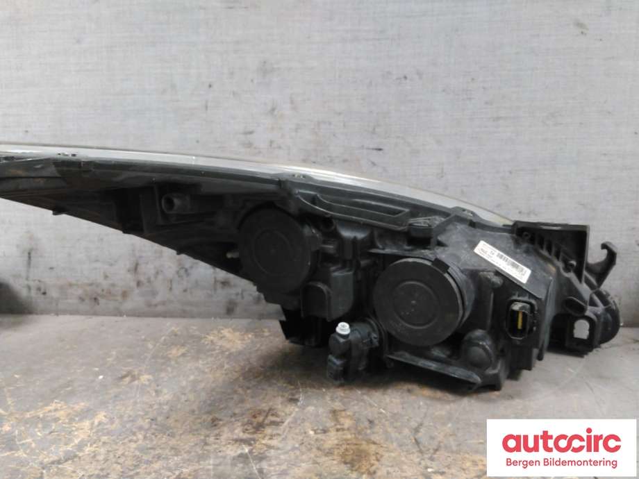 Frontlykt venstre halogen til Peugeot 5008 2010-2017 (Type I)  (PEUGEOT|6208 N9|)