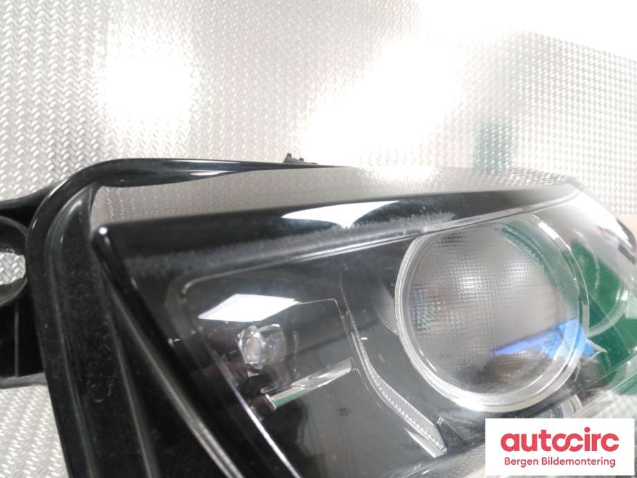 Frontlykt venstre halogen til Jaguar XE 2015-->> (JAGUAR|GX7313W030BG|T4N13848|T4N17215)