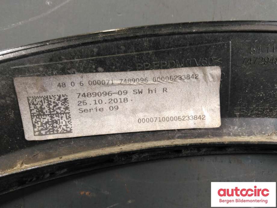 Hjulbuelist venstre foran til BMW i3 2013-2022  (BMW|51 13 7 484 580|)