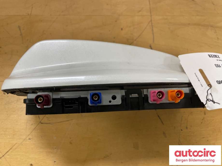 Antenne forsterker til Volvo XC60 2017-->> (Type II)  (VOLVO|31438104|)