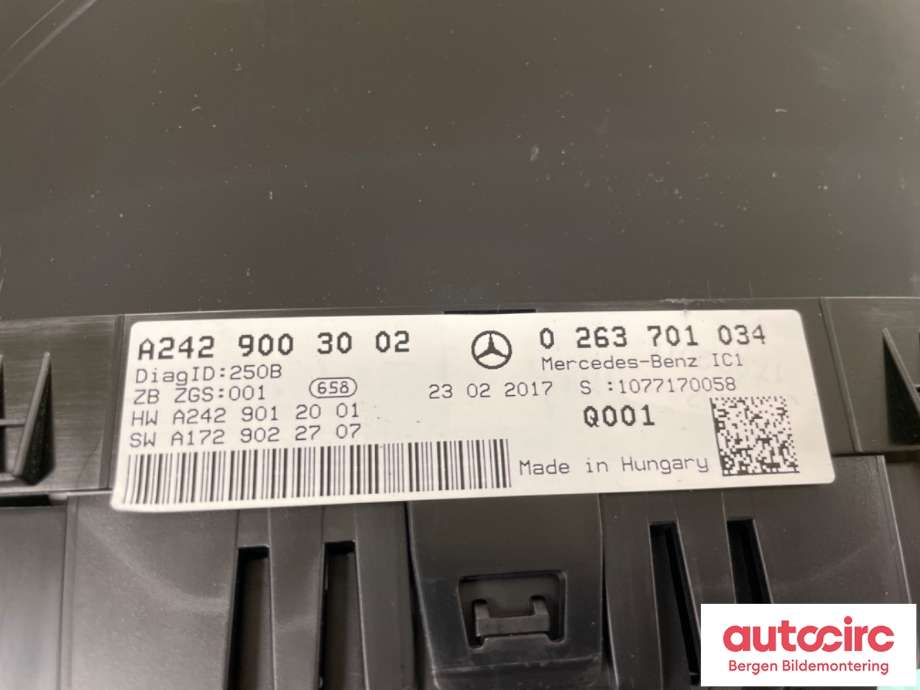 Instrumentpanel til Mercedes B-Klasse 2011-2018 (W246) (W246) (MERCEDES|A 242 900 30 02|A 242 900 45 02|A242 900 30 02)