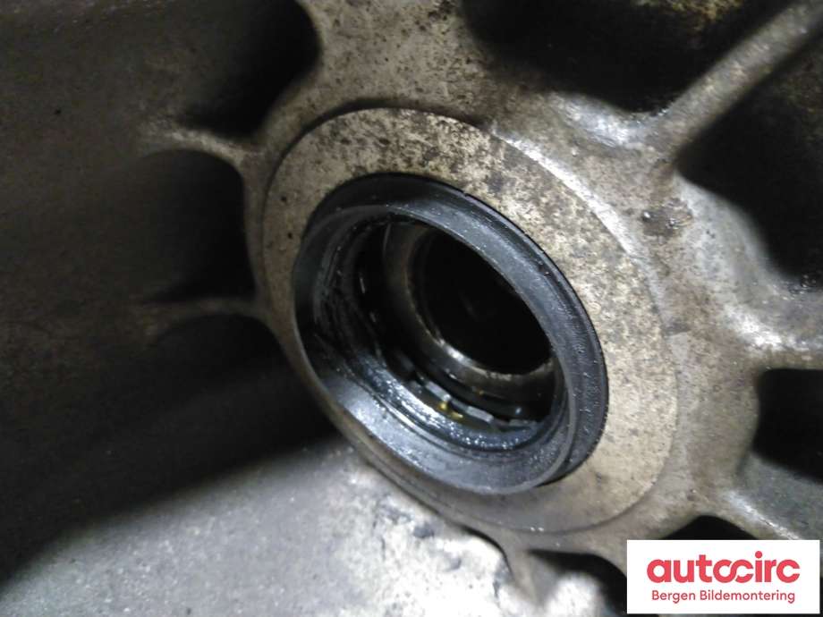 Girkasse manuell 6-trinn til Toyota Avensis 2009-2015 (Type III, Fase 1)  (TOYOTA|3030020A30|3030020A20|)