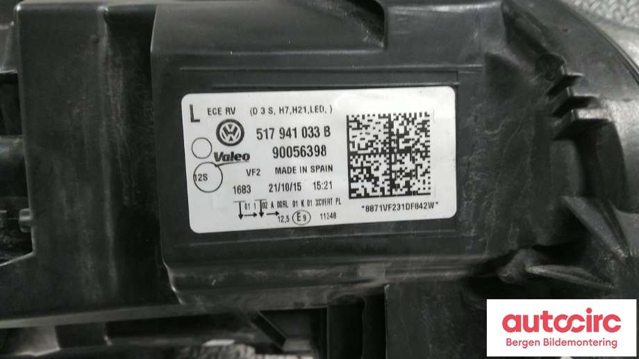 Frontlykt venstre halogen til VW Golf Sportsvan 2014-2018  (VOLKSWAGEN|517 941 043 B|)