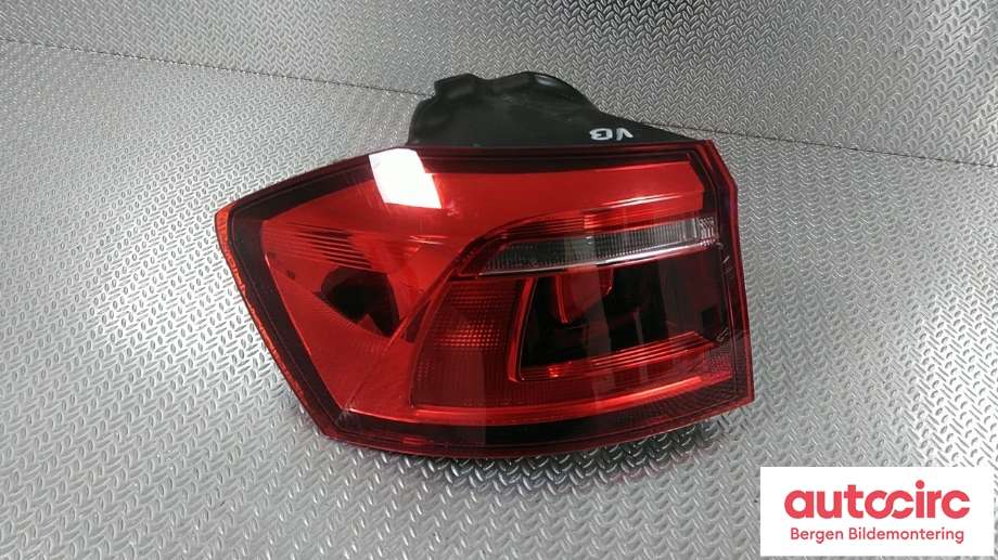 Baklykt venstre til VW Golf Sportsvan 2014-2018 (VOLKSWAGEN|510 945 095 AF|)