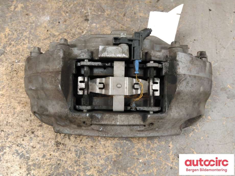 Bremsecaliper høyre foran til Mercedes C-Klasse 2014-2018 (Fase 1) (W205) (W205) (MERCEDES|A 011 421 98 98|)