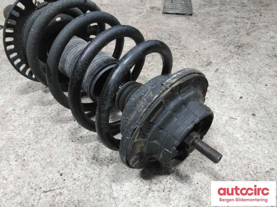 Fjærbein høyre foran til VW Transporter / Caravelle 2009-2015 (Fase 2) (T5) (T5) (VOLKSWAGEN|7E5 413 031 C|7E0 411 105 C|)