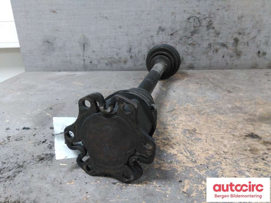 Drivaksel høyre foran til Audi A6 2005-2008 (Type III, Fase 1) (C6) (C6) (AUDI|4F0 407 272 H|)