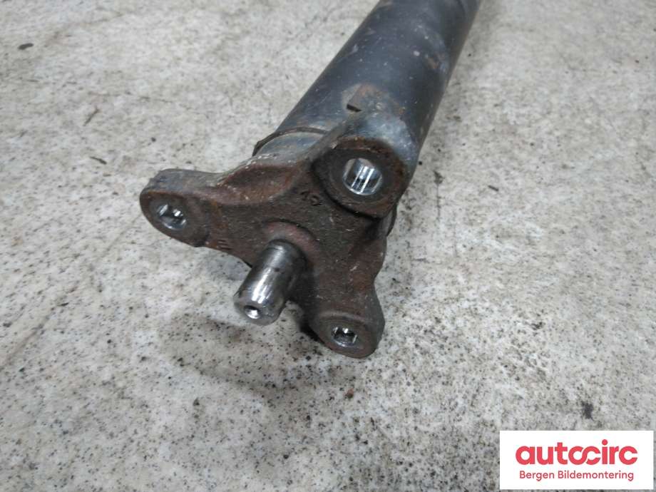 Mellomaksel til BMW 1-Serie 2011-2015 (Fase 1) (F20/F21) (F20/F21) (BMW|26 10 7 624 182|)