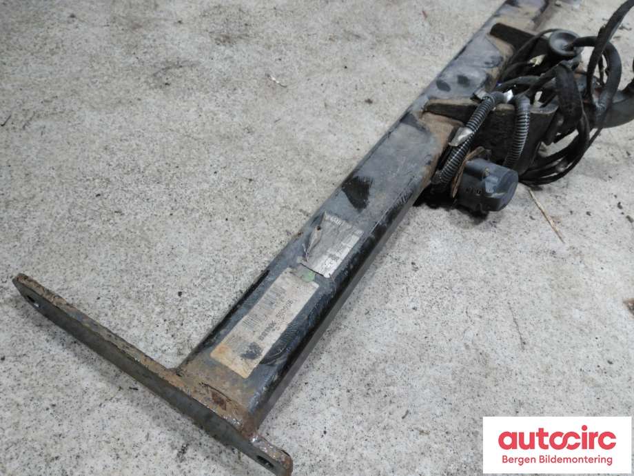 Hengerfeste til Opel Vivaro B 2014-2019 (OPEL|95599466|)