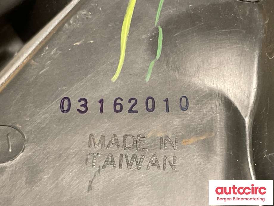 Frontlykt høyre halogen til Opel Vectra C 2002-2005 (Type I)  (OPEL|93171433|)