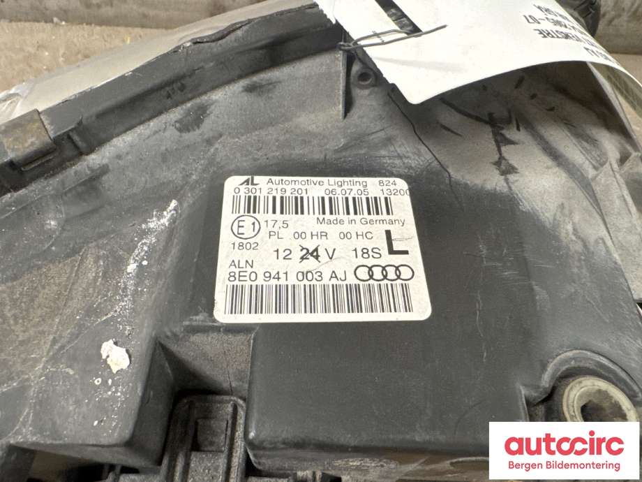 Frontlykt venstre halogen til Audi A4 2004-2008 (Type III) (B7) (B7) (AUDI|8E0 941 003 AJ|)