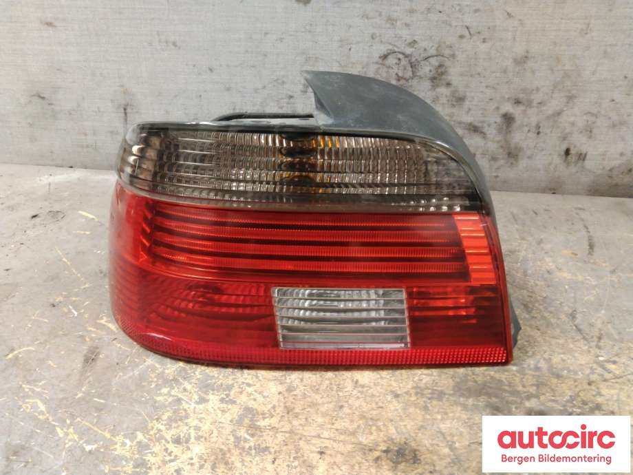 Baklykt venstre til BMW 5-Serie, 1996-2003 (E39) (E39) (BMW|63 21 2 496 297)