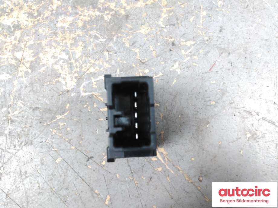 Bryter tåkelys til Suzuki Vitara 2015-->> (Type IV)  (SUZUKI|37270-68L00|)