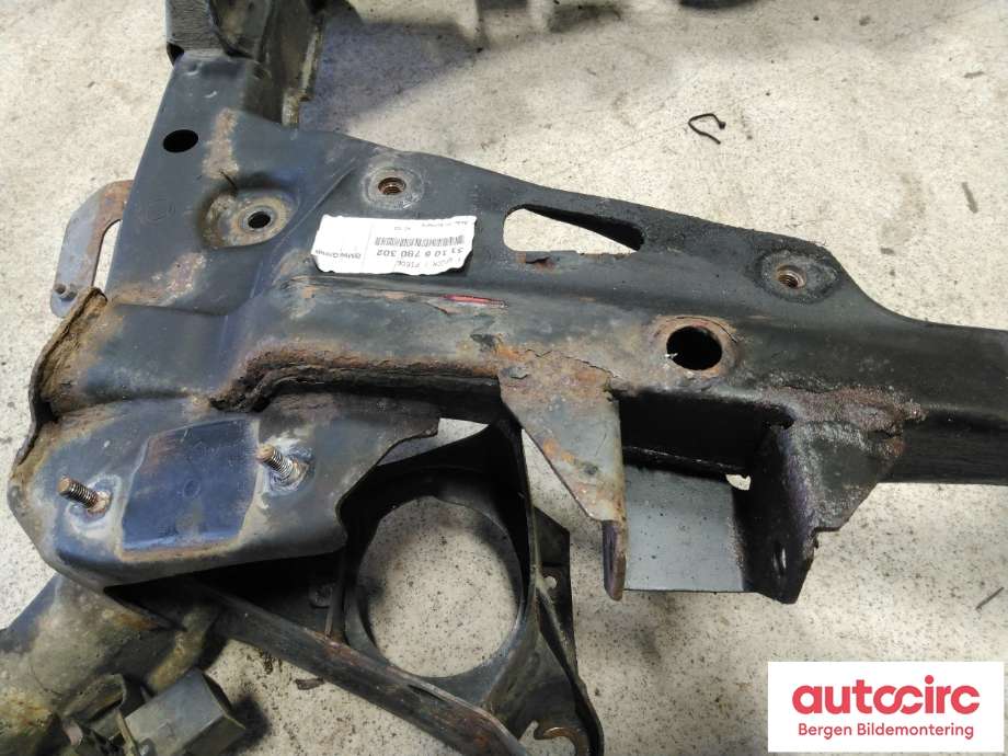 Travers foran hoved til BMW 5-Serie 2003-2010 (E60/E61) (E60/E61) (BMW|31 10 6 777 362|)