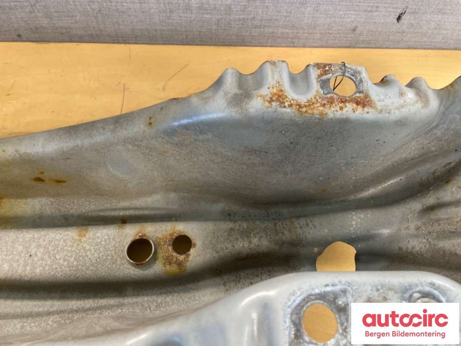 Diverse deler til Volvo V40 2012-2019  (VOLVO|31299699|)
