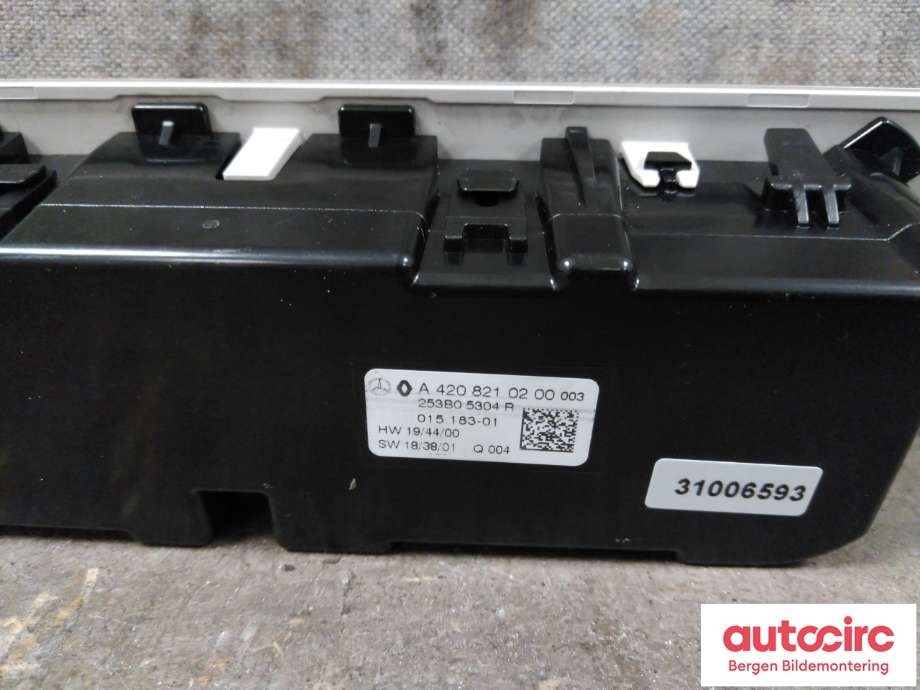 Tak konsoll til Mercedes Citan 2021-->> (W420) (W420) (MERCEDES|A 420 821 02 00|)